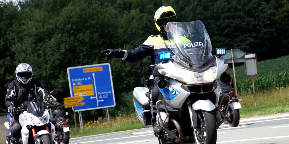 Verkehrskontrolle eines Motorrades